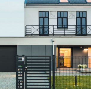 Extérieur d'une maison pour illustrer la gamme de peintures métal Zolpan