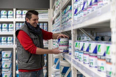Choisir une peinture intérieure : demandez conseils à nos experts et expertes en magasin de peinture Zolpan