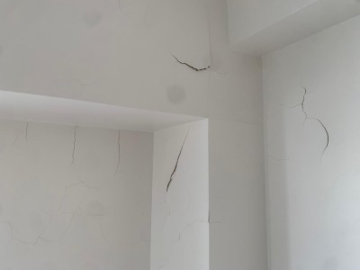 Pourquoi la peinture s'écaille : explications et solutions ZOLPAN