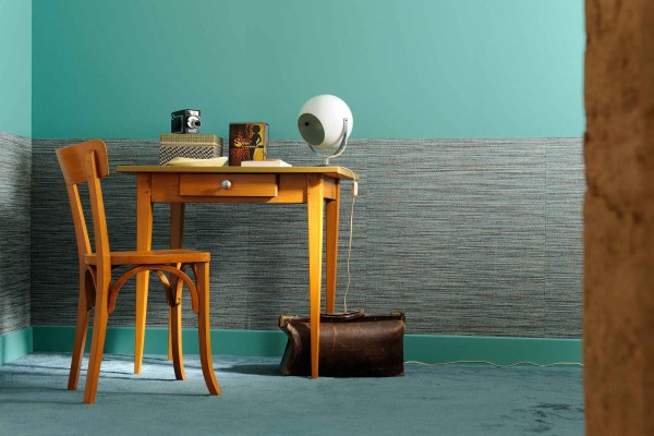 bureau design retro vintage avec les murs turquoise peinture intérieur Infiniment Zolpan 2